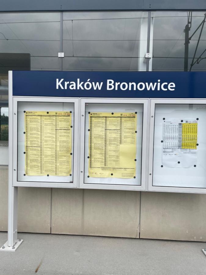 Bronowice Apartamento Cracóvia Exterior foto